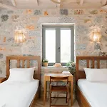 Villa Dioni Thio *