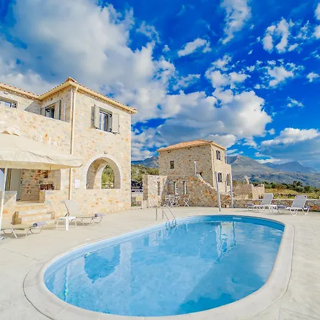 Dioni Thio * Pírgosz